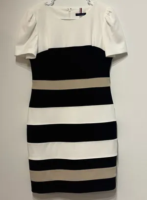 Unworn Tommy Hilfiger Women’s Short Sleeve Fitted Dress Size 12 thumbnail 1