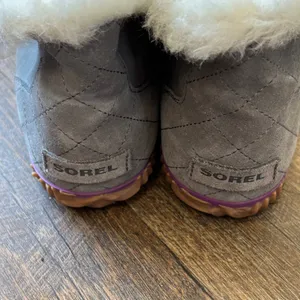Sorel Out N About Moc Grey Quilted Suede Faux Fur Slippers NL2357-052 Womens 7.5 thumbnail 4