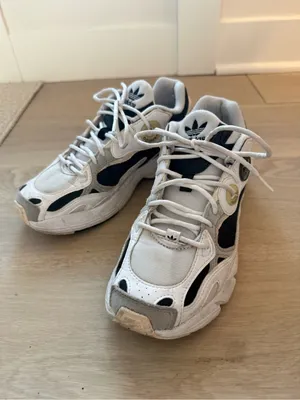 adidas Kids White and Black Retro Running Sneakers thumbnail 4