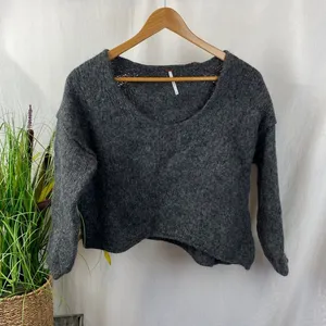 Free People Gray Cropped Long Sleeve Alpaca Wool V Neck Sweater M thumbnail 2