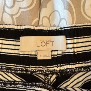 LOFT Black and White Striped Skater Skirt with Pockets Size Small thumbnail 5