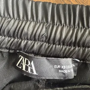 ZARA XS Black‎ Satin Cargo Shorts Drawstring Elastic Waist Casual thumbnail 3