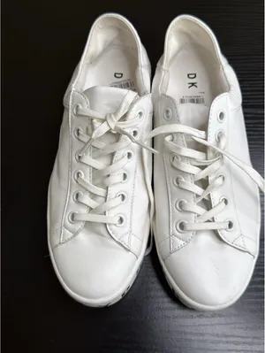 Size 8M DKNY Banson Lace - Platform White Color Women’s thumbnail 3
