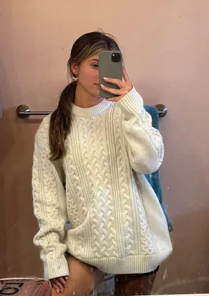 H&M Sweater thumbnail 1