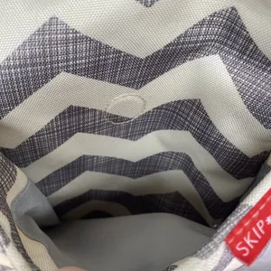 Skip Hop Duo Signature Carry All Diaper‎ Bag - Grey/White Chevron thumbnail 6