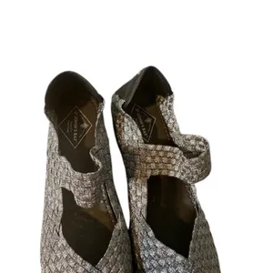St. John’s Bay Metallic Gray Silver Woven Top Strap Shoes Women Sz 10 thumbnail 4