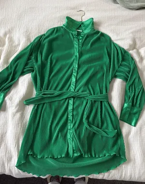 Green Dress thumbnail 1