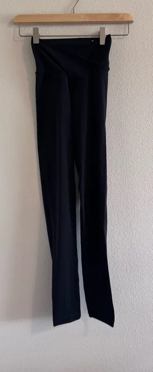 aerie Black High-Rise Crossover Waist Leggings thumbnail 1