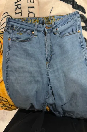 Lainey Wilson Wrangler Straight Leg Jeans thumbnail 1