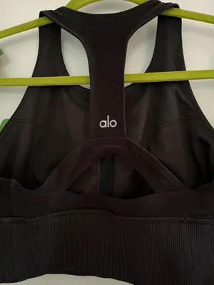 Alo Yoga thumbnail 4