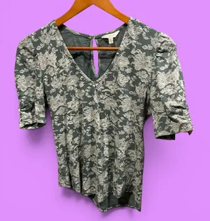 Cute Lucky Brand forest green tattoo floral print puff sleeve v-neck top cotton thumbnail 1