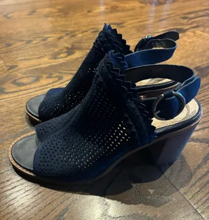 Vince Camuto Heels thumbnail 1