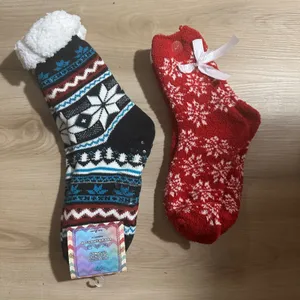 Winterlace Sherpa Socks Soft & Fluffy Two Pair Snowflake Cabin Socks‎ thumbnail 2