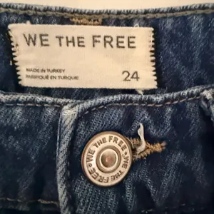 We The Free Blue Button Fly Wide Leg Cropped Jeans Boho Denim Sz 24 thumbnail 4