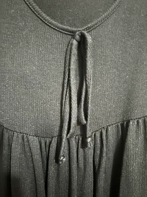 Black dress Size M thumbnail 2