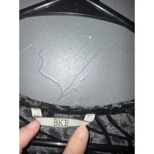 BKE Womens Long Sl Grunge Whimsigoth Web Metallic Silver‎ Black Scoop Top Large thumbnail 5
