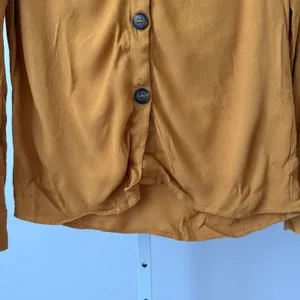 Reformation S Mustard Button Crepe Blouse Top Preppy Classic‎ Minimalist thumbnail 3