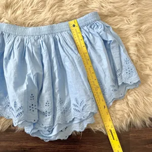 H&M Light Blue Eyelet Embroidery Pull on Skirt Skort Shorts Size L thumbnail 8