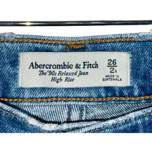 Abercrombie & Fitch The ‘90s Relaxed Jean High Rise Blue Denim Jeans Size 26 2 R thumbnail 3