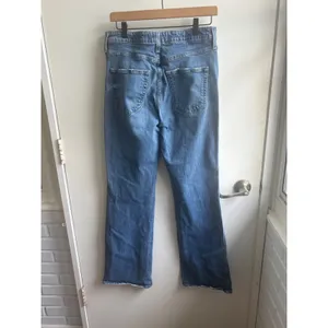 AMO High Rise Kick Crop Jeans size 31 boho minimalist staple flattering luxury thumbnail 3