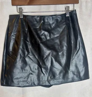 Abercrombie & Fitch Vegan Leather Skort Black High Rise Mini Skirt Shorts M thumbnail 1