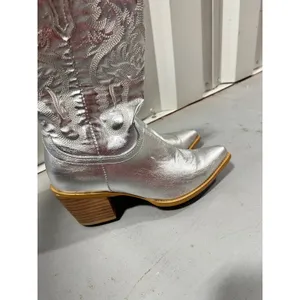 Metallic Silver Western Cowboy Boots with Embroidered Detail and Block Heel thumbnail 5
