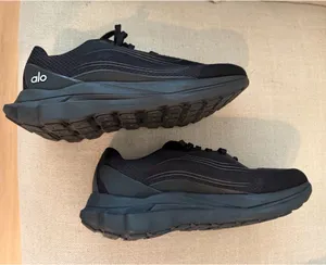 Alo Shoes Yoga thumbnail 4
