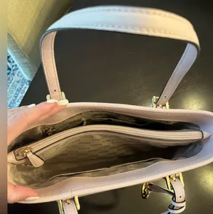 Michael Kors Purse thumbnail 5