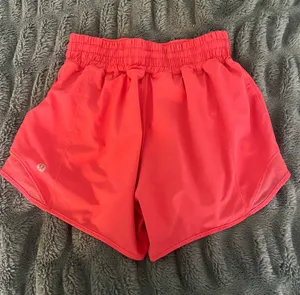 Lululemon Hotty Hot thumbnail 2