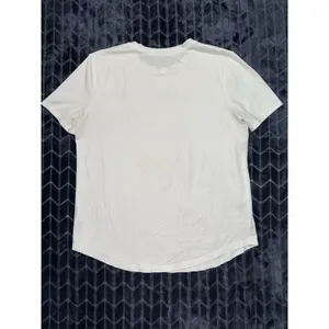 Lululemon Women's Short Sleeve Shirt Soft Breathable Athletic Shirt Size 6 thumbnail 3