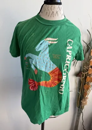 Farm Rio Green Capricornio Zodiac Graphic T-Shirt‎ Womens Small 100% Cotton thumbnail 1