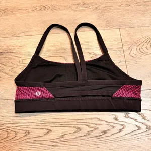 Lululemon Rise and Run Sports Bra‎ Magenta and Black Houndstooth Size 8 thumbnail 2