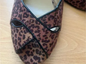 Leopard Heels 8.5 Peep-Toe Leopard print mid Heel in Brown & Black by lmpo thumbnail 9
