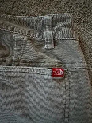 The North Face Women’s Gray Utility Pants Size 8 thumbnail 5
