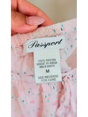 Size M brandy melville STYLE Pink Off-the-Shoulder Crop Top thumbnail 4