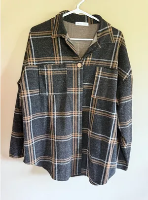 Chris & Carol Plaid‎ Shacket Womens Small Charcoal Grey Tan Oversized Jacket thumbnail 1