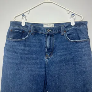 Abercrombie & Fitch Blue The '90s Straight Mid Rise Jeans Size 32/14S Curve Love thumbnail 5