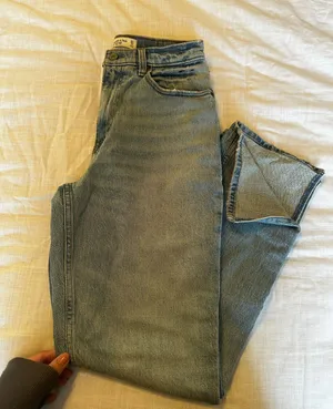Abercrombie Jeans: The 90s Straight Ultra High Rise. thumbnail 1