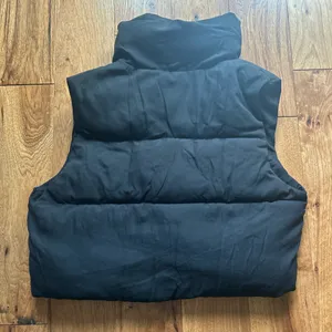Cropped Puffer Amazon Vest Black thumbnail 3