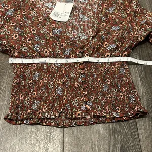 Women’s Forever 21 Floral Print Peasant Long Sleeved Crop Top (NWT) thumbnail 6