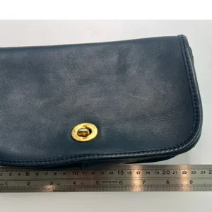 VINTAGE 90's Partners by MERVYNS Navy Blue Leather Front Flap Crossbody Purse thumbnail 9