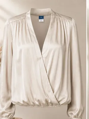 Old Navy Satin Wrap Blouse – Size M Satin Surplice Long-Sleeve Top in Cream thumbnail 3