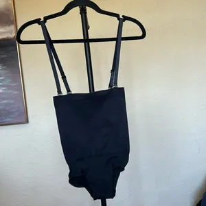 Skims core control high waisted brief with straps NWOT size M thumbnail 4