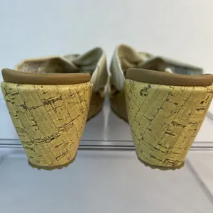 Skechers Cali Luxe Foam Women's Sandals Size 8 Beige Excellent Condition thumbnail 6