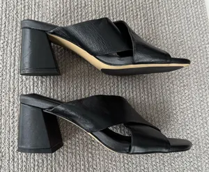 Hush Puppies Ella Black Leather Sculptural High Heel Slides Sandals Sz 9 41 thumbnail 1