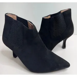 Journee‎ Chelsea Black Pointed Toe Kitten Heel Ankle Boots Booties Size 6 WIDE thumbnail 4