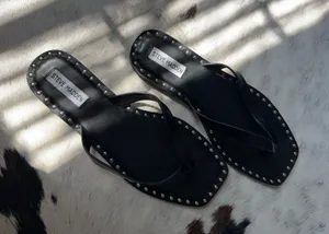 Steve Madden Sandals Black Leather Flip Flops Studded thumbnail 1