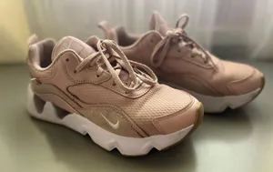 Shoes thumbnail 1