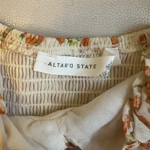 Altar’d State Puff Sleeve Crop Top Flpral Orange Off White NWOT thumbnail 3