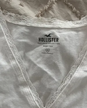Hollister Long Sleeve thumbnail 3